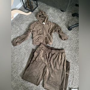 H&M 2-piece brown velvet set